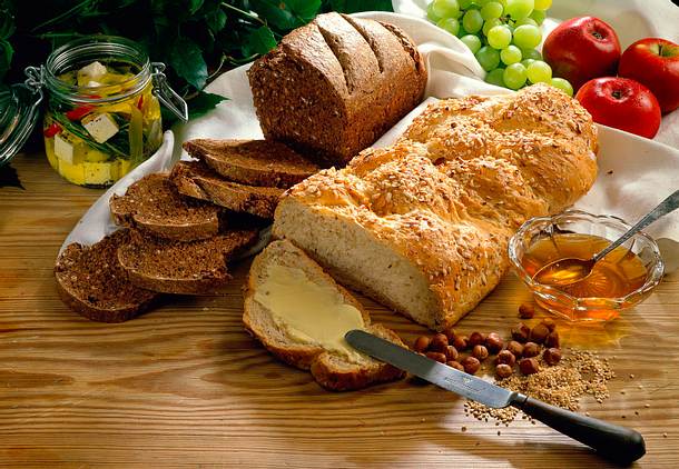 Feiner Hefe-Haselnuss-Zopf Rezept Feiner Hefe-Haselnuss-Zopf Rezept