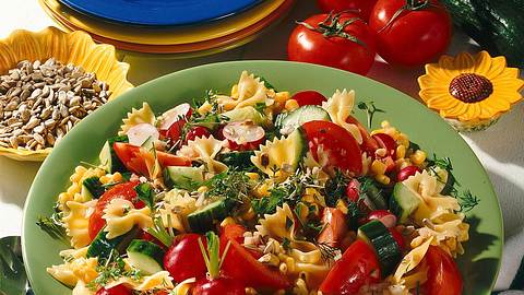 Feiner Nudelsalat Rezept - Foto: House of Food / Bauer Food Experts KG