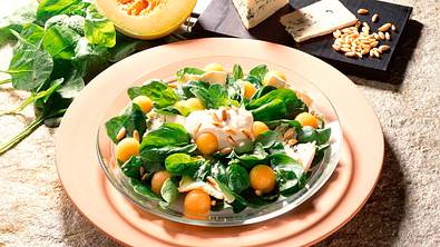 Feiner Spinatsalat Rezept - Foto: LECKER @ Bauer Media Group