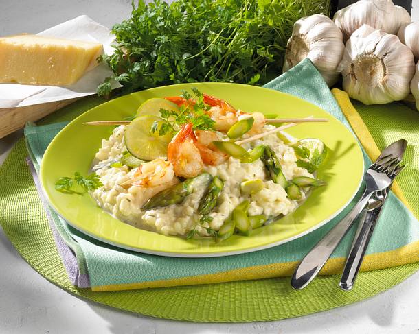 Feines grünes Risotto mit grünem Spargel Rezept Feines grünes Risotto mit grünem Spargel Rezept