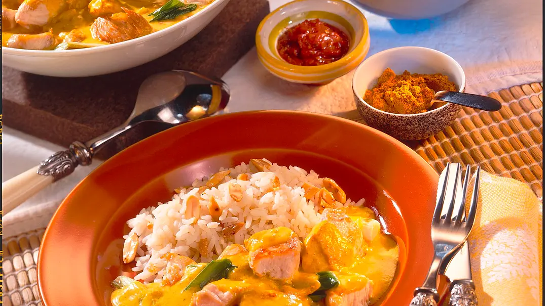 Feines Hähnchencurry mit Reis Rezept - Foto: LECKER @ Bauer Media Group Feines Hähnchencurry mit Reis Rezept - Foto: LECKER @ Bauer Media Group