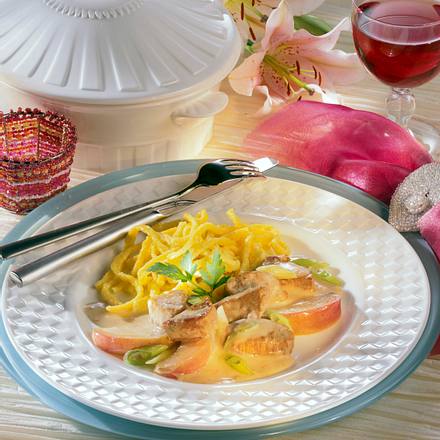 Feines Ragout mit Äpfeln Rezept Feines Ragout mit Äpfeln Rezept