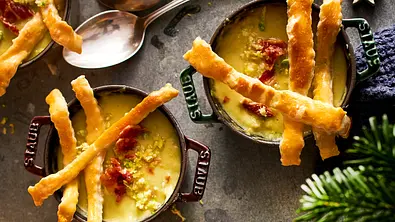 Feines Samtsüppchen „Zarter die Röschen nie schmecken“ Rezept - Foto: LECKER @ Bauer Media Group