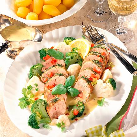 Feines Schweinefilet mit Kräuter-Kruste Rezept Feines Schweinefilet mit Kräuter-Kruste Rezept