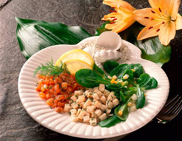 Feines Tatar von geräuchertem Lachs und Stör Rezept Feines Tatar von geräuchertem Lachs und Stör Rezept