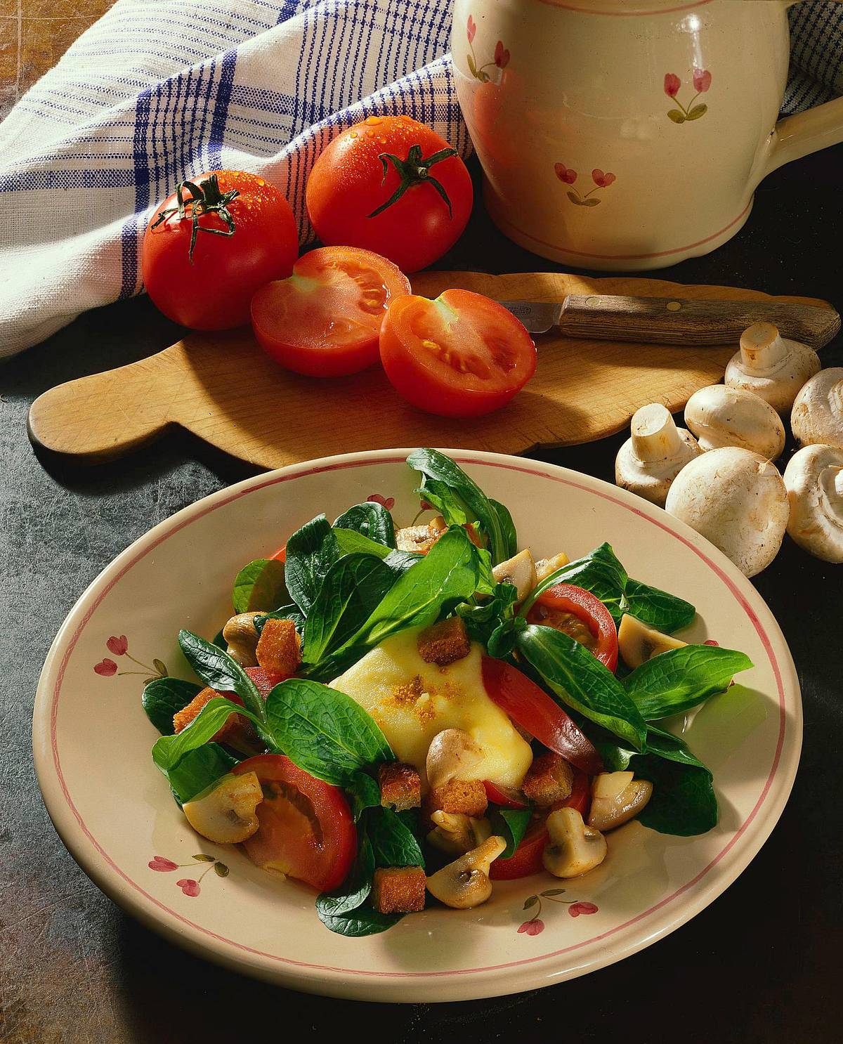 Feldsalat mit Kartoffelsoße Rezept