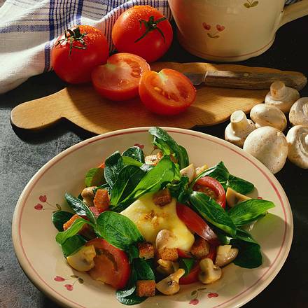 Feldsalat mit Kartoffelsoße Rezept