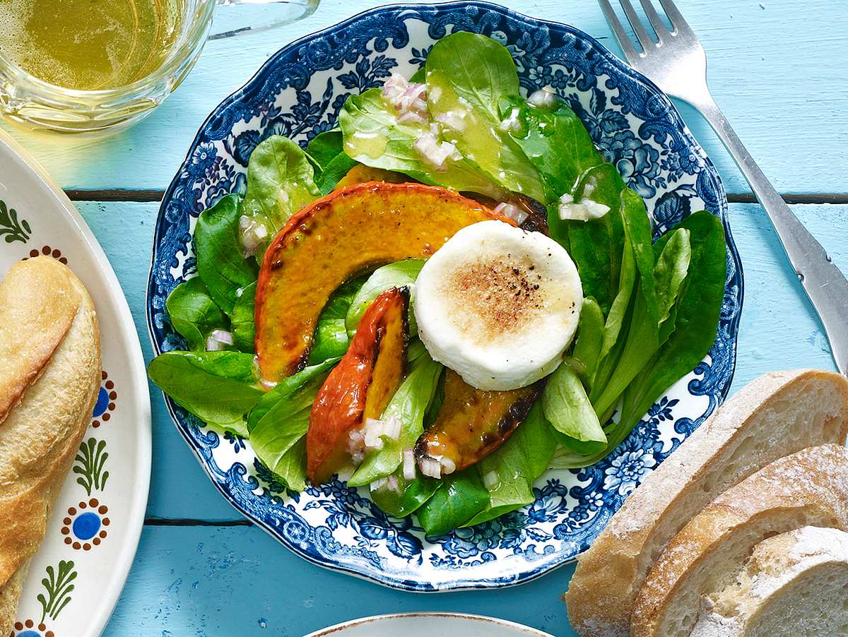 Feldsalat mit Ofenkürbis und Ziegenkäse Rezept