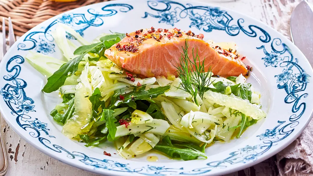 Fenchel-Rucola-Salat zu Lachs Rezept - Foto: LECKER @ Bauer Media Group Fenchel-Rucola-Salat zu Lachs Rezept - Foto: LECKER @ Bauer Media Group