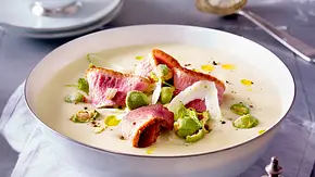 Fenchel-Schaumsuppe mit Entenbrust Rezept - Foto: LECKER @ Bauer Media Group Fenchel-Schaumsuppe mit Entenbrust Rezept - Foto: LECKER @ Bauer Media Group