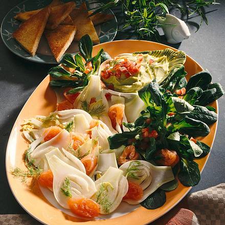Fenchelsalat mit Lachs und Avocadocreme Rezept Fenchelsalat mit Lachs und Avocadocreme Rezept