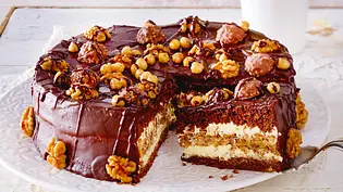 Ferrero-Rocher-Torte Rezept - Foto: LECKER @ Bauer Media Group Ferrero-Rocher-Torte Rezept - Foto: LECKER @ Bauer Media Group