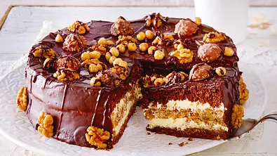 Ferrero-Rocher-Torte Rezept - Foto: LECKER @ Bauer Media Group