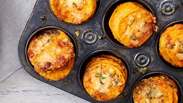 Einfache Weihnachtsbeilage: Süßkartoffeltürmchen Rezept - Foto: LECKER @ Bauer Media Group