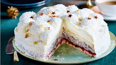 Festliche Schneeballtorte Rezept - Foto: LECKER @ Bauer Media Group
