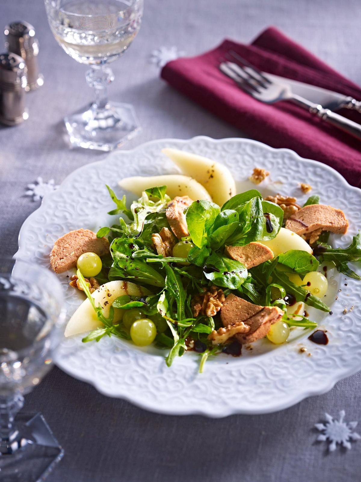 Festlicher Salat mit Gänseleber-Pâté Rezept