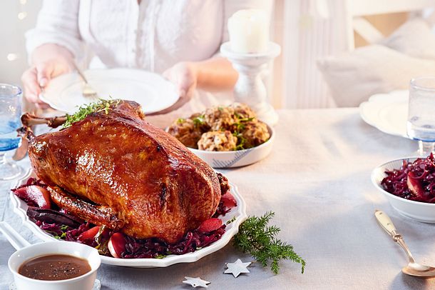 Festtagsgans mit Brezelfüllung Rezept