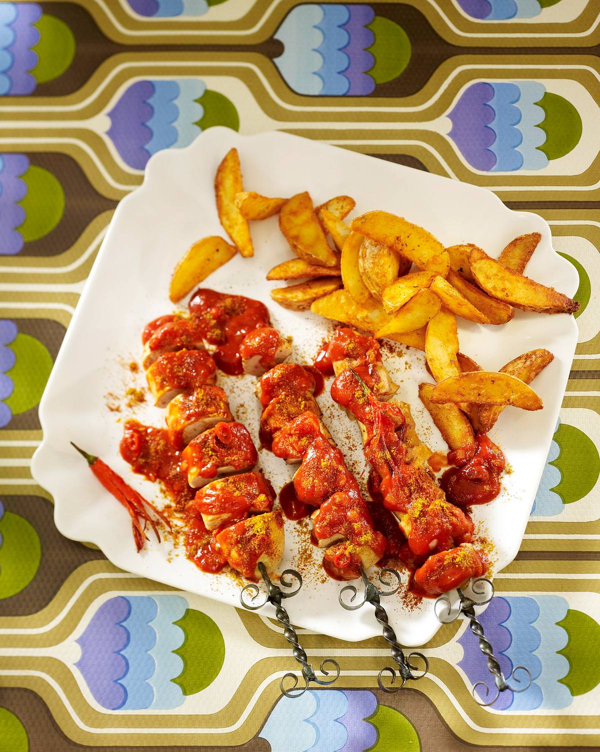 Feurige Currywurst mit Chili Rezept