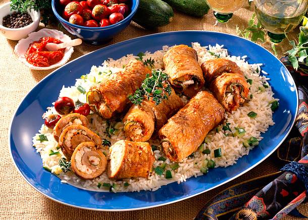 Feurige Schweinerouladen auf buntem Reis Rezept Feurige Schweinerouladen auf buntem Reis Rezept