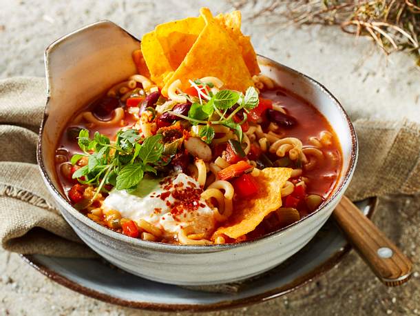 Feuriger Spaghetti-Bohnen-Eintopf „Vier Nachos für ein Halleluja" Rezept