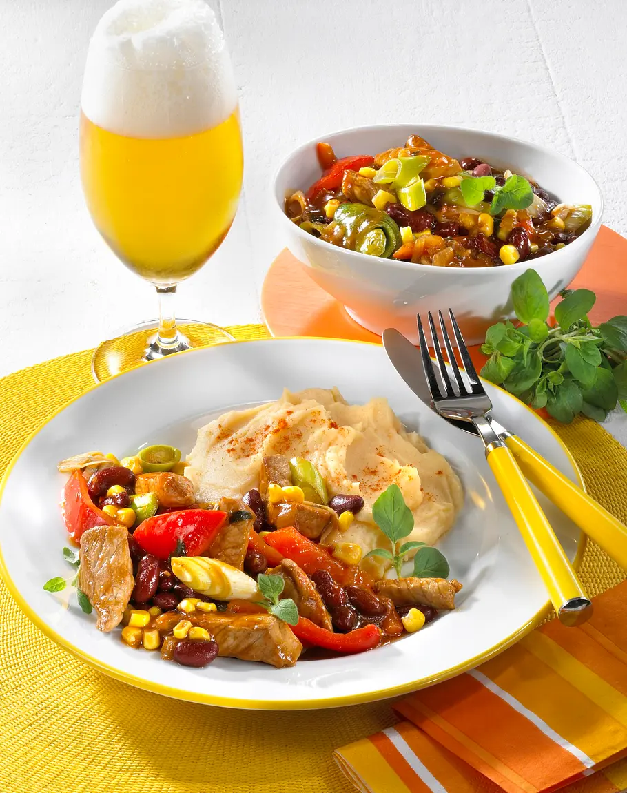 Feuriges Schweinegeschnetzeltes mit Bohnen und Mais Rezept Feuriges Schweinegeschnetzeltes mit Bohnen und Mais Rezept
