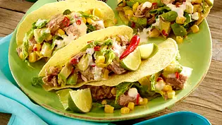 Fiesta Mexicana: Gefüllte Tacoschalen mit scharfem Thunfisch-Salat und Joghurt-Dressing Rezept - Foto: LECKER @ Bauer Media Group Fiesta Mexicana: Gefüllte Tacoschalen mit scharfem Thunfisch-Salat und Joghurt-Dressing Rezept - Foto: LECKER @ Bauer Media Group