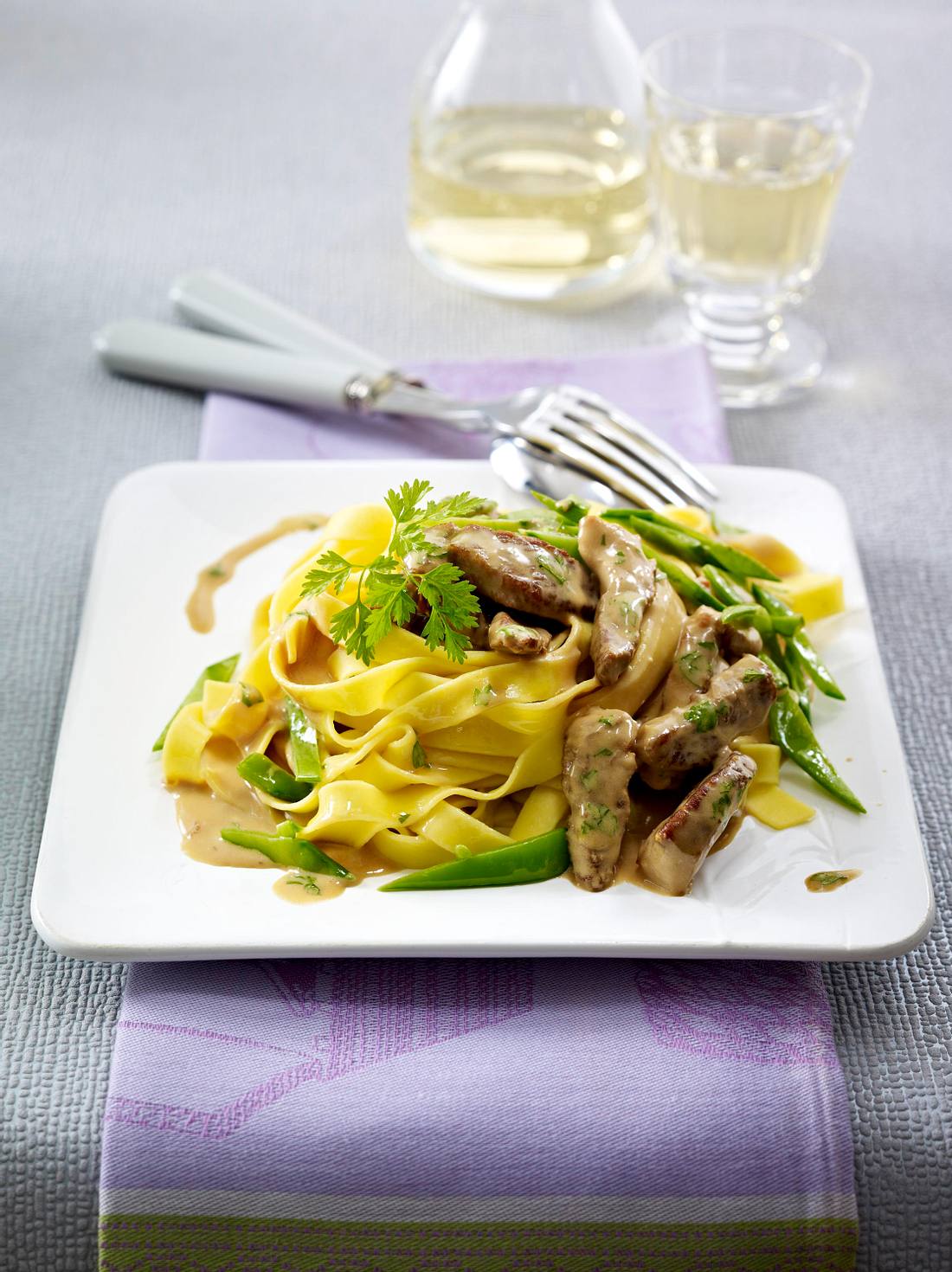 Filet-Geschnetzeltes mit Zuckerschoten Rezept | LECKER