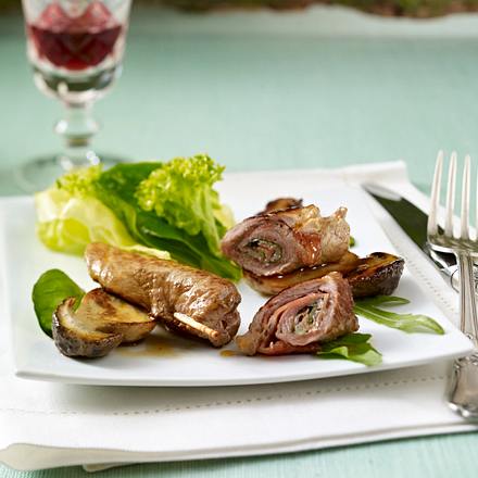 Filetröllchen mit Steinpilzen Rezept Filetröllchen mit Steinpilzen Rezept