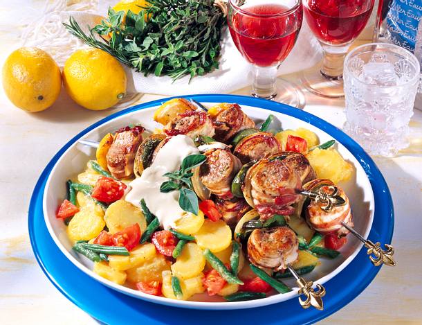 Filetspieße auf Kartoffel-Bohnen-Salat Rezept Filetspieße auf Kartoffel-Bohnen-Salat Rezept