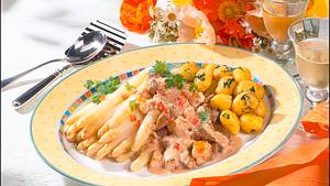 Filetspitzen-Gulasch mit Spargel Rezept - Foto: House of Food / Bauer Food Experts KG