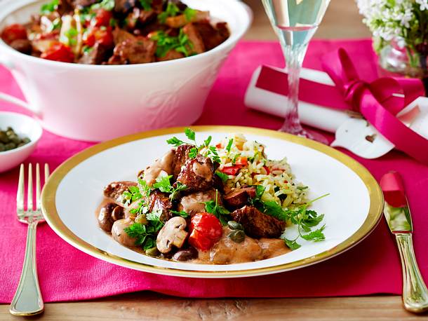 Filetspitzenragout und Paprika-Pesto-Reis Rezept Filetspitzenragout und Paprika-Pesto-Reis Rezept