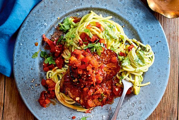 Filetsteak „Dünenglück“ mit Tomatentatar Rezept Filetsteak „Dünenglück“ mit Tomatentatar Rezept