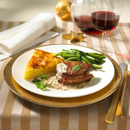 Filetsteak mit Pommery-Senfsoße Rezept Filetsteak mit Pommery-Senfsoße Rezept