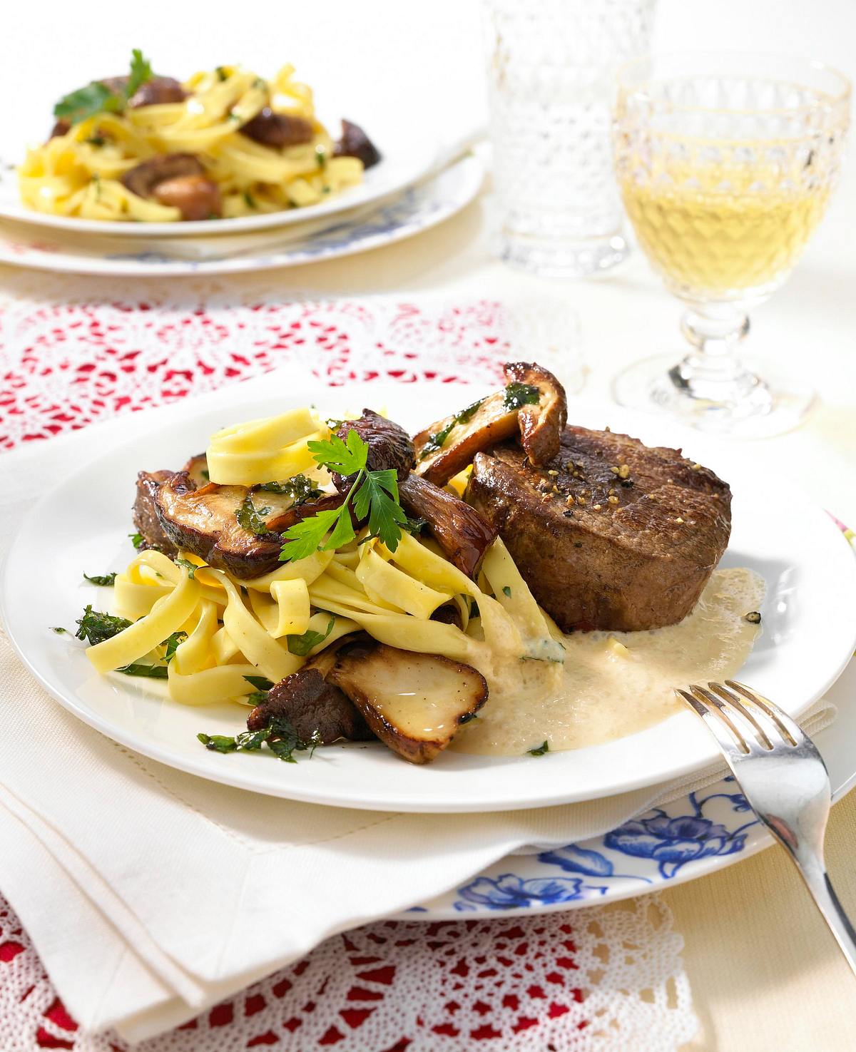 Filetsteak mit Steinpilz-Nudeln Rezept