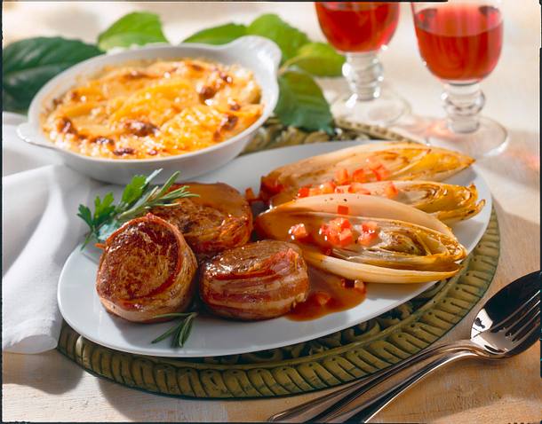 Filetsteaks mit Chicoree und Kartoffelgratin Rezept