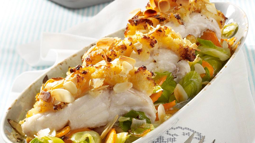 Fisch-Porree-Auflauf mit Butter-Bröseln Rezept - Foto: LECKER @ Bauer Media Group