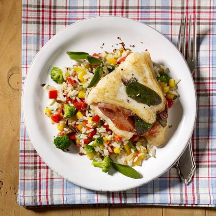 Fisch-Saltimbocca auf Gemüsereis Rezept Fisch-Saltimbocca auf Gemüsereis Rezept