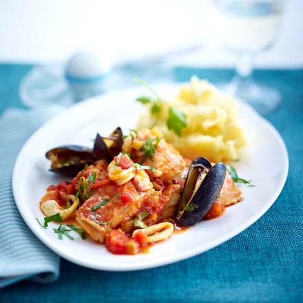 Fisch-Stew mit Safran-Kartoffelpüree Rezept Fisch-Stew mit Safran-Kartoffelpüree Rezept
