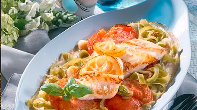 Fischfilet auf Bandnudeln Rezept - Foto: LECKER @ Bauer Media Group
