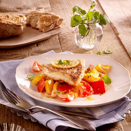 Fischfilet auf Paprikagemüse Rezept