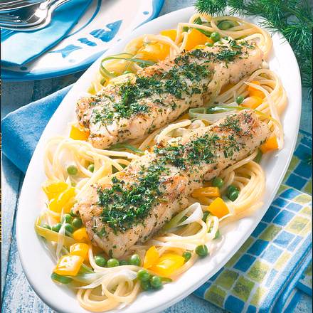 Fischfilet auf Spaghettisalat Rezept