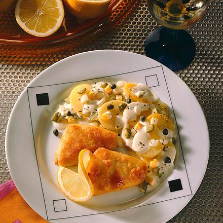 Fischfilet mit Kartoffelsalat Rezept Fischfilet mit Kartoffelsalat Rezept