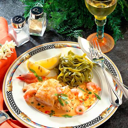 Fischfilet mit Krabbensoße Rezept Fischfilet mit Krabbensoße Rezept