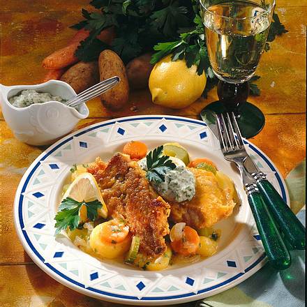Fischfilet mit Möhren-Kartoffelsalat Rezept Fischfilet mit Möhren-Kartoffelsalat Rezept