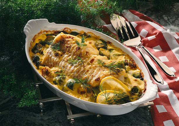 Fischfilet und Porreegemüse in Hollandaise gebacken Rezept Fischfilet und Porreegemüse in Hollandaise gebacken Rezept