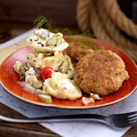 Fischfrikadellen mit Kartoffelsalat Rezept Fischfrikadellen mit Kartoffelsalat Rezept