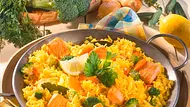 Fischpfanne mit Gemüsereis Rezept - Foto: LECKER @ Bauer Media Group