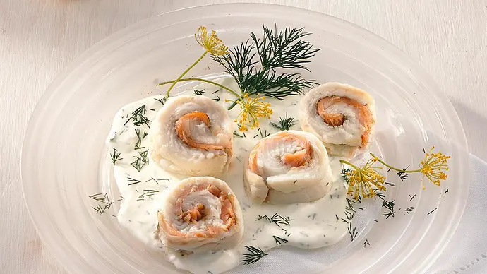 Fischröllchen mit Schmandsoße Rezept - Foto: LECKER @ Bauer Media Group
