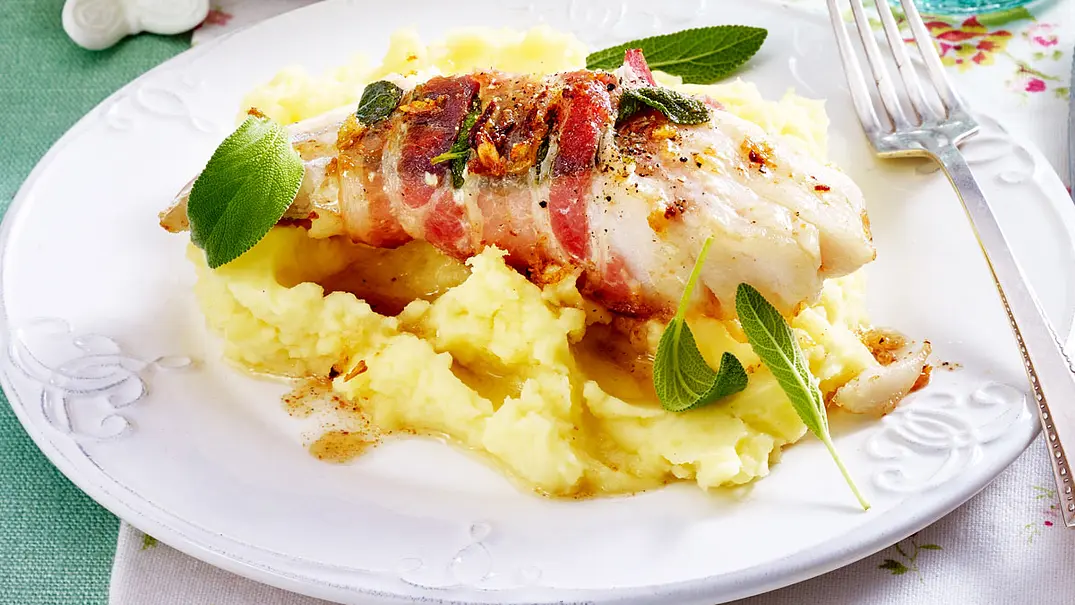 Fischsaltimbocca mit Kartoffel-Sellerie-Püree Rezept - Foto: LECKER @ Bauer Media Group