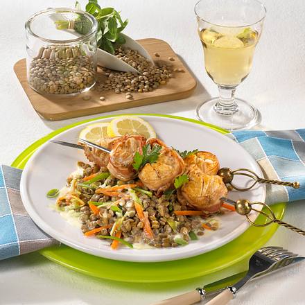 Fischspieße auf Rahm-Linsen Rezept Fischspieße auf Rahm-Linsen Rezept
